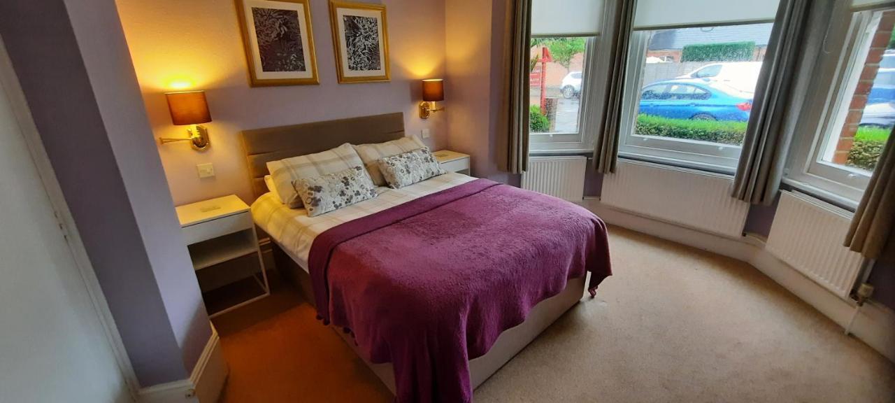 Colebrook Guest House Farnborough  Exteriér fotografie
