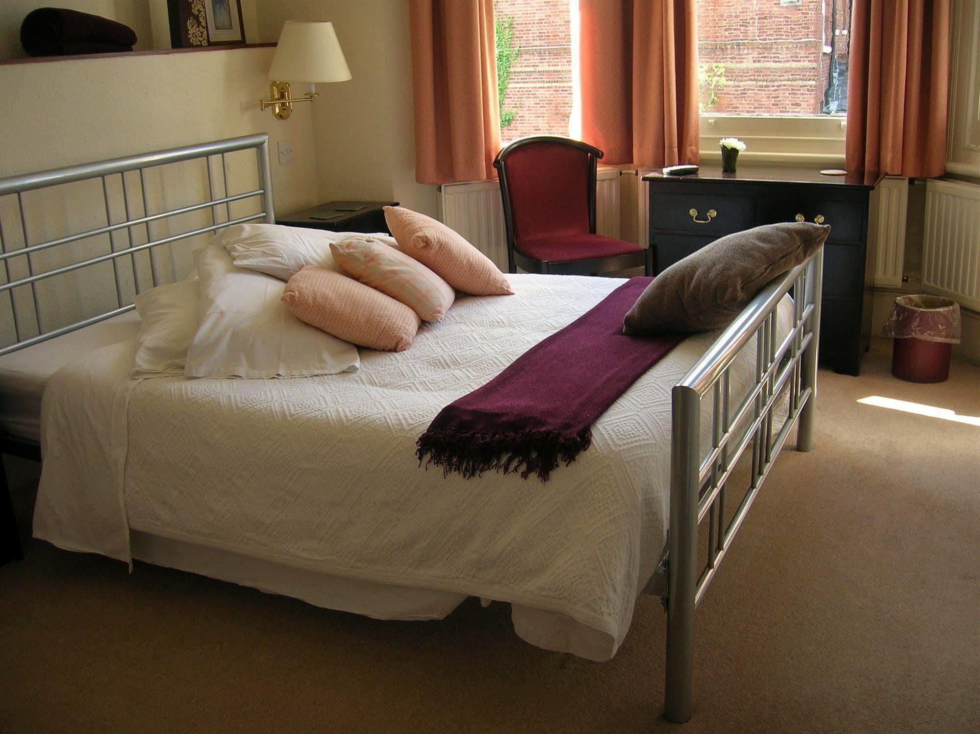 Colebrook Guest House Farnborough  Exteriér fotografie